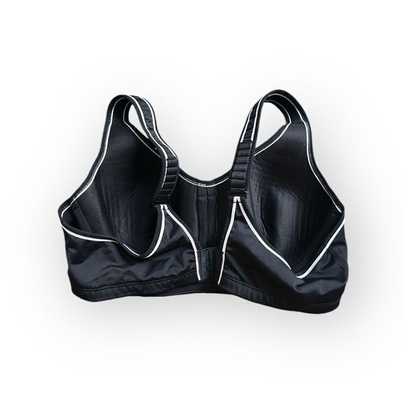 Cacique Women’s Sport Bra Size 44C  Black Adjustable straps - Picture 2 of 4